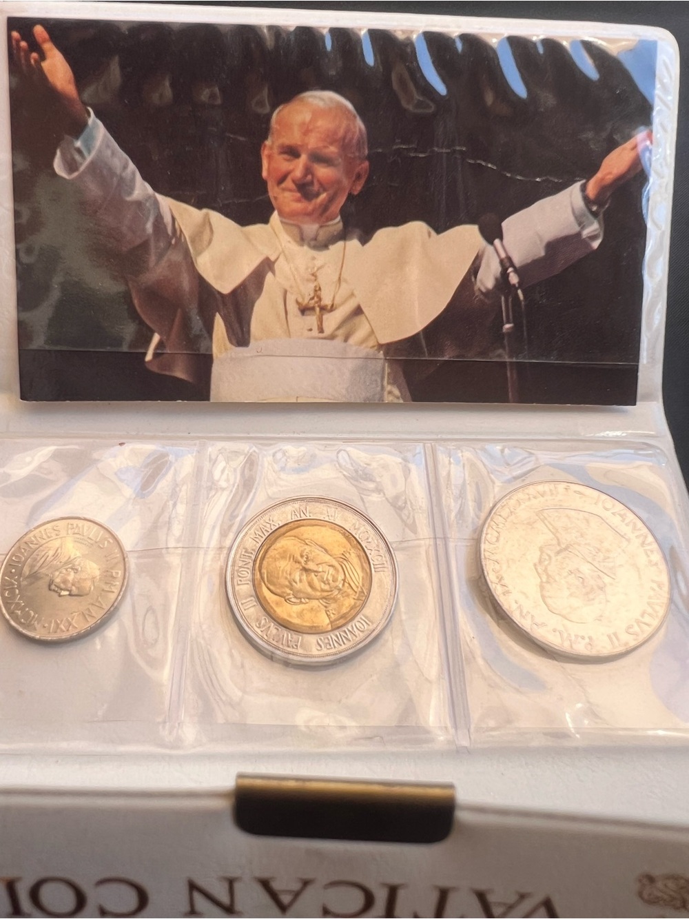 Vatican Coins White Coin Holder Wallet with Gold Detailing
